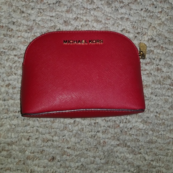 Michael Kors toiletries/makeup/clutch - Picture 1 of 3